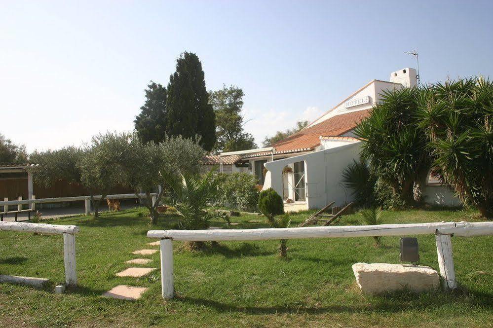 Hotel La Palunette Saintes-Maries-de-la-Mer Buitenkant foto